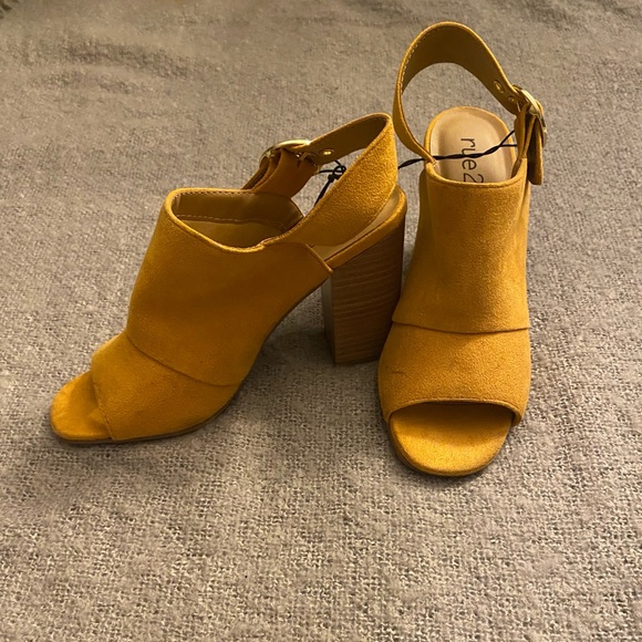 Rue21 heels sandals - Picture 2 of 7